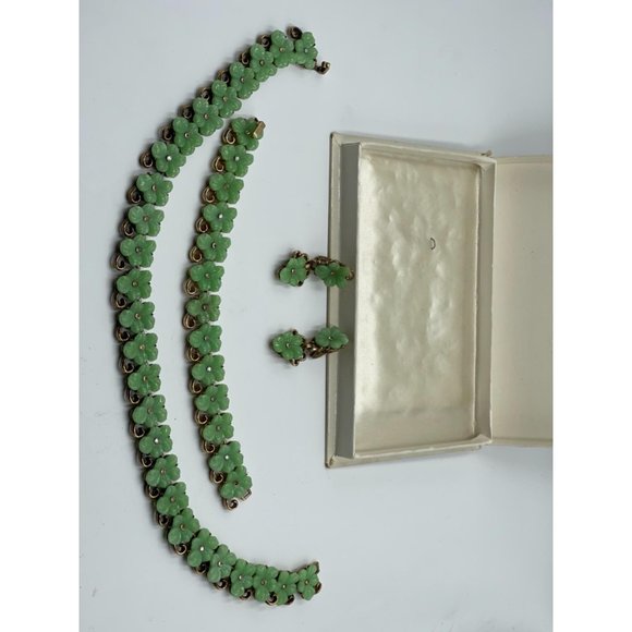 4pc Crown TRIFARI Molded Green Glass Forget Me Not - Picture 4 of 5